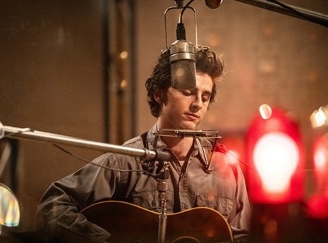 A Complete Unknown il film su Bob Dylan con Timothée Chalamet